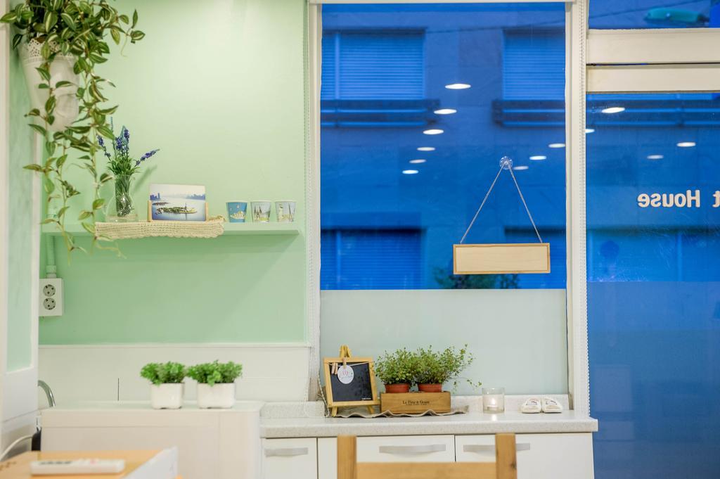 Elly Guesthouse Μπουσάν Εξωτερικό φωτογραφία
