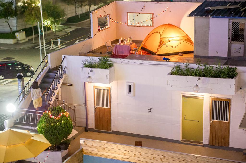 Elly Guesthouse Μπουσάν Εξωτερικό φωτογραφία